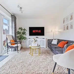 Luxury Modern House - 8 Mins To Nec, Airport Holiday home